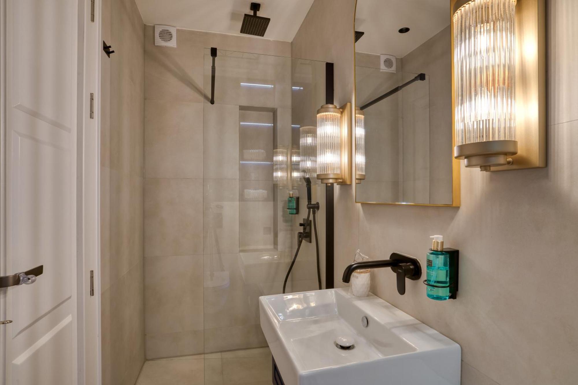 קוטור Hive Luxury Suites By Mn Property מראה חיצוני תמונה